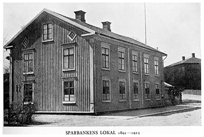 Den s.k. Thulinska byggnaden, från Minnesskrift med anledning av Värnamo Sparbanks Hundraårsjubileum.
